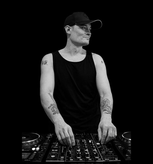 A picture of Sliktrax djing